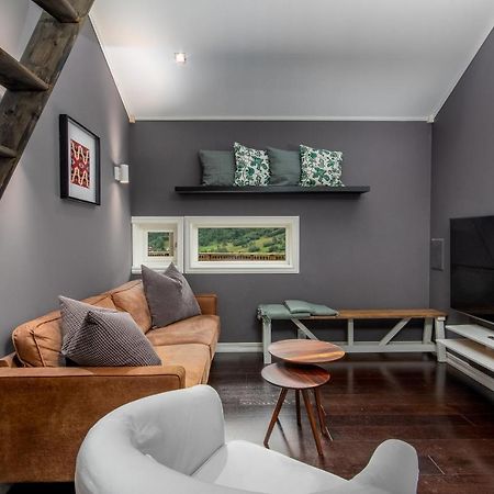 Panoramic Terrace, Huge Rain Shower And Cosy Lofts Flåm Exterior foto