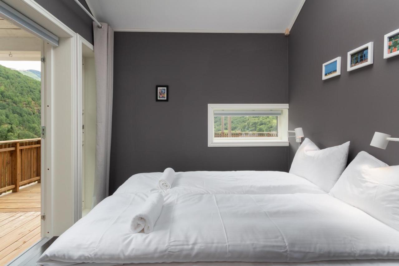Panoramic Terrace, Huge Rain Shower And Cosy Lofts Flåm Exterior foto